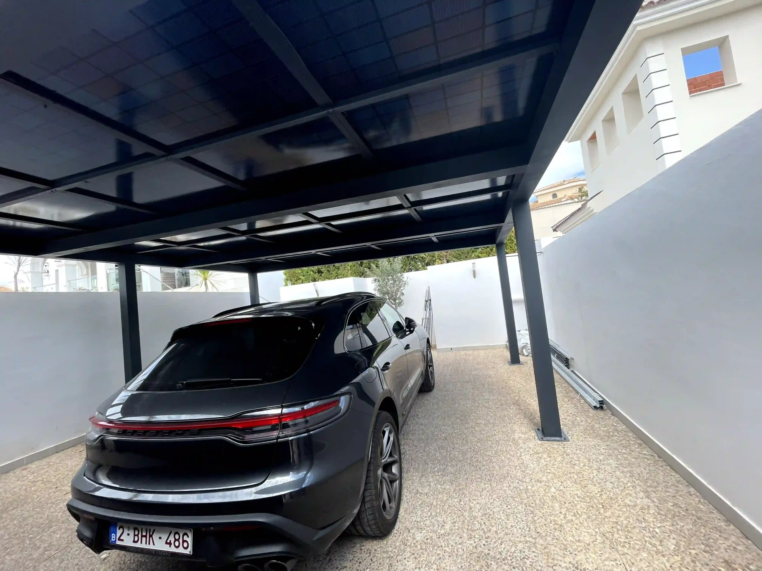 Carport Solar de lujo con techo full-black